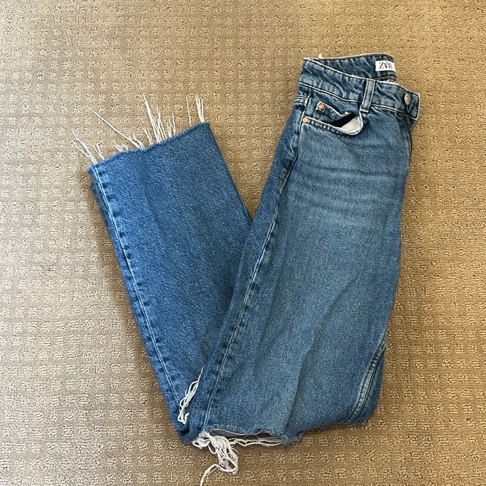Zara High Rise Flared Ripped Jeans - Picture 4 of 4